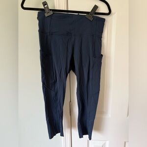 Lululemon Women’s 8 Fast and Free Crop 19” Navy Blue